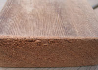 レッドシダーの表面と断面